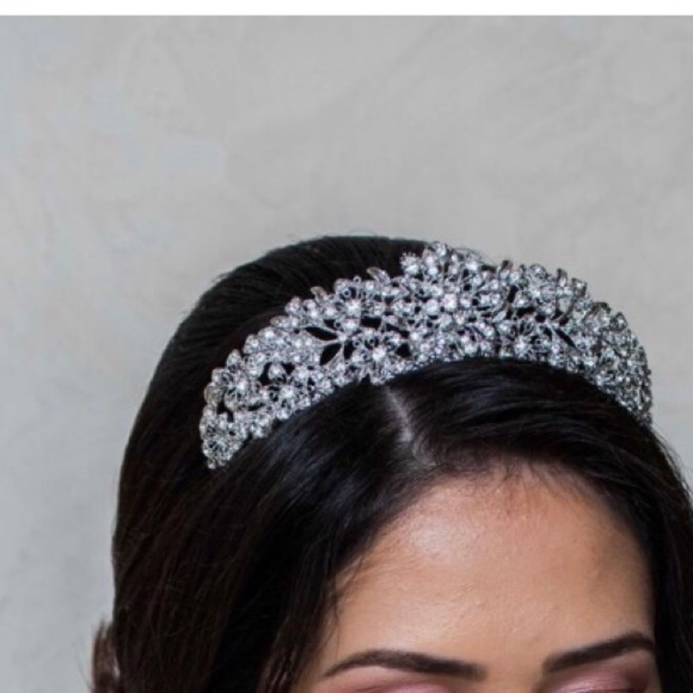 Wedding bride headpiece/ crown